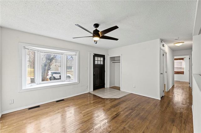 838 N 83rd Terrace, Kansas City, KS 66112