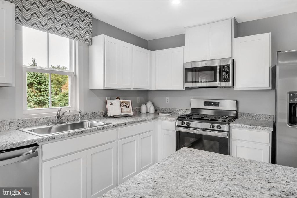Image 4 of property listing at 1206 BRECKENRIDGE DR, Hagerstown, MD 21740