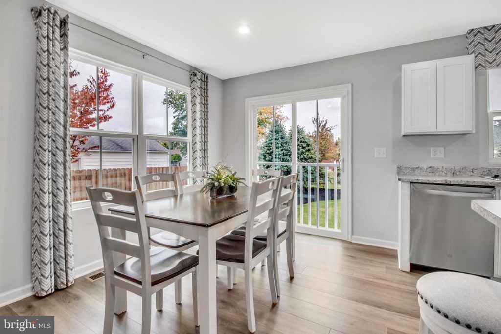 Image 8 of property listing at 1206 BRECKENRIDGE DR, Hagerstown, MD 21740