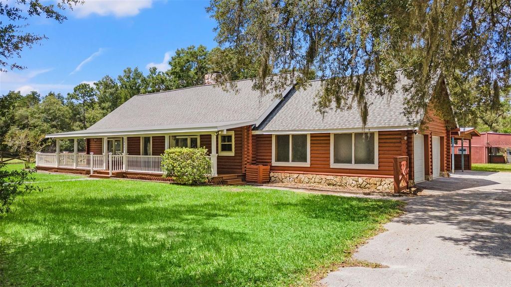 Image 2 of property listing at 18441 OAKLAWN DRIVE, Spring Hill, FL 34610