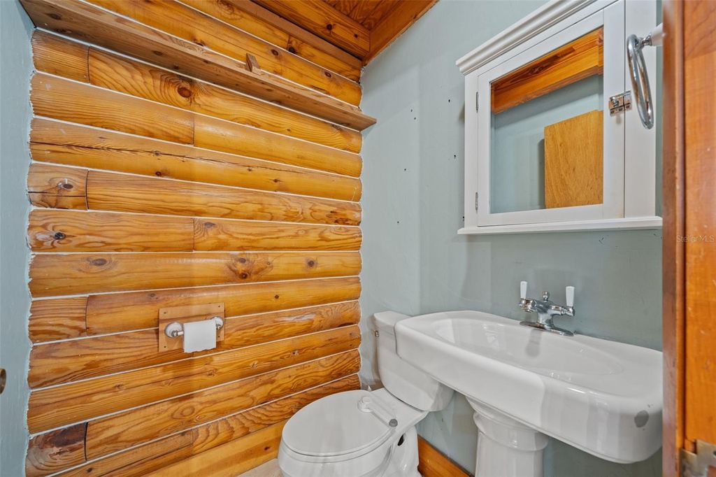 Image 13 of property listing at 18441 OAKLAWN DRIVE, Spring Hill, FL 34610