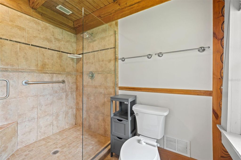 Image 17 of property listing at 18441 OAKLAWN DRIVE, Spring Hill, FL 34610