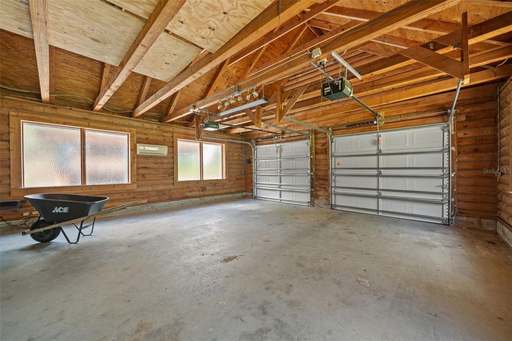 Image 25 of property listing at 18441 OAKLAWN DRIVE, Spring Hill, FL 34610