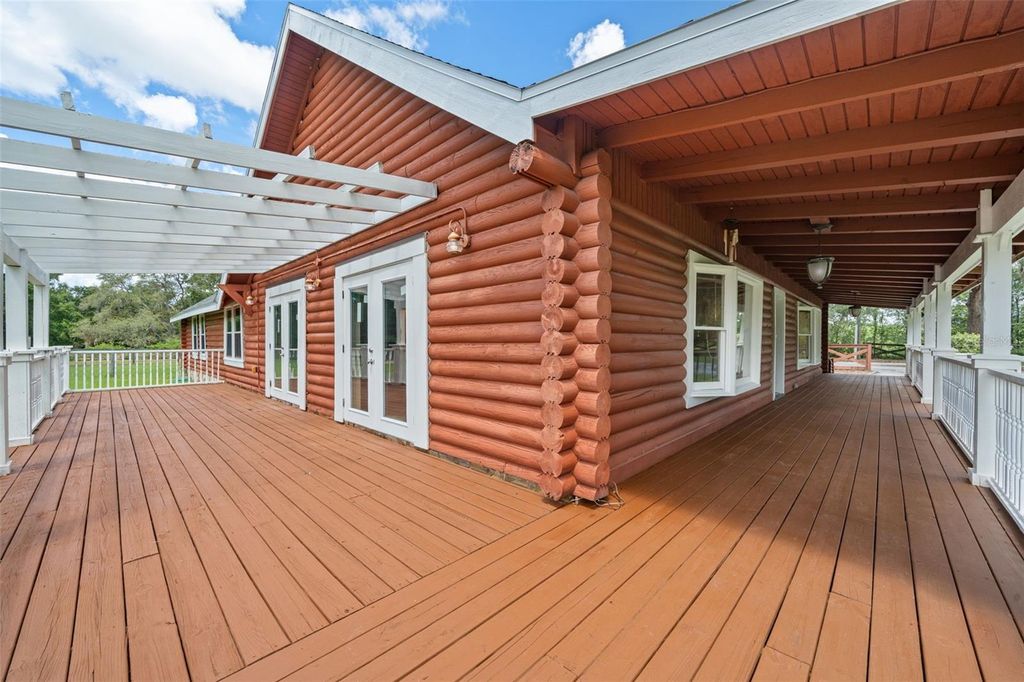 Image 4 of property listing at 18441 OAKLAWN DRIVE, Spring Hill, FL 34610