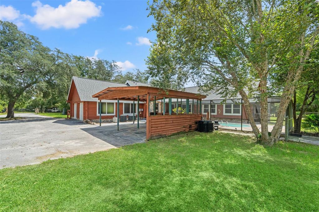 Image 31 of property listing at 18441 OAKLAWN DRIVE, Spring Hill, FL 34610