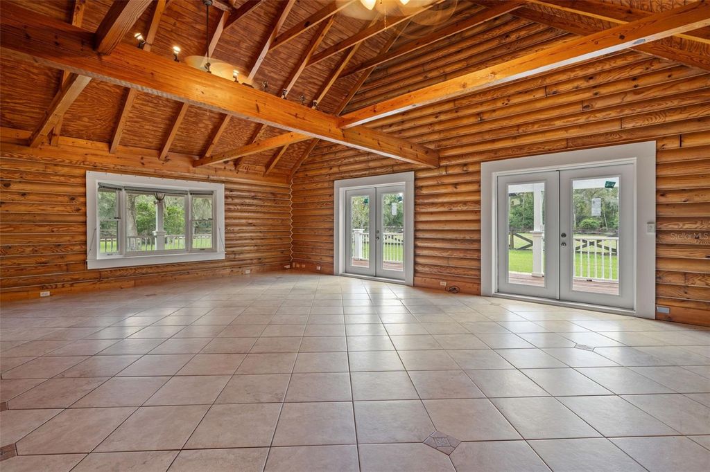 Image 6 of property listing at 18441 OAKLAWN DRIVE, Spring Hill, FL 34610