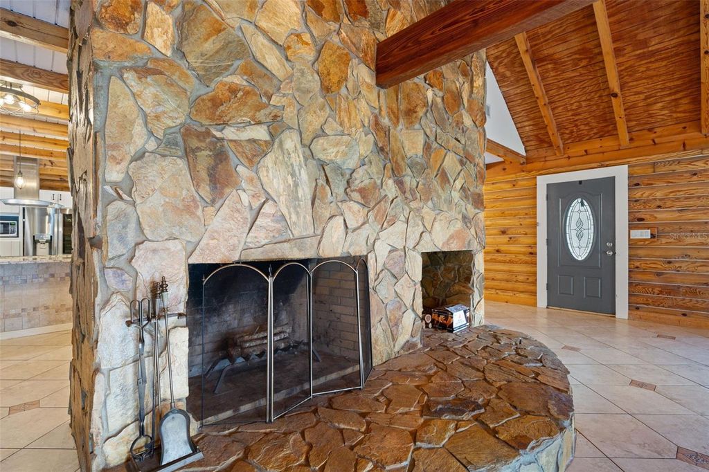 Image 7 of property listing at 18441 OAKLAWN DRIVE, Spring Hill, FL 34610