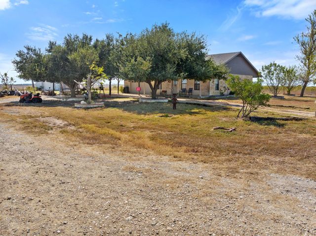 18319 Werchan LN D, Coupland, TX 78615