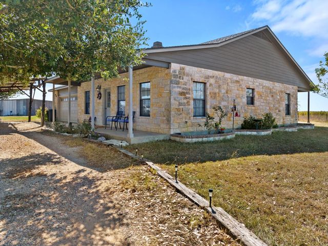 18319 Werchan LN D, Coupland, TX 78615