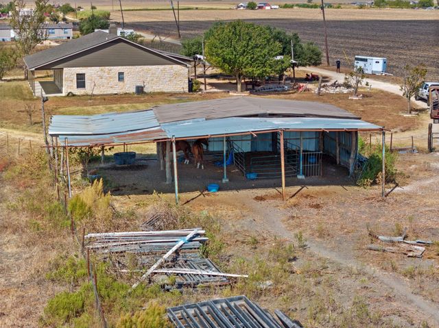 18319 Werchan LN D, Coupland, TX 78615