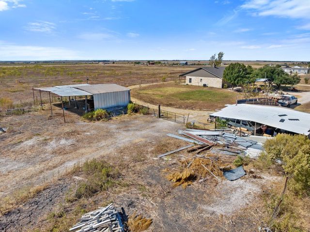 18319 Werchan LN D, Coupland, TX 78615