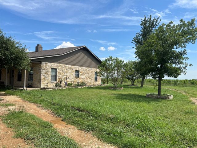 18319 Werchan LN D, Coupland, TX 78615