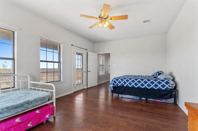 18319 Werchan LN D, Coupland, TX 78615