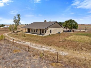 18319 Werchan LN D, Coupland, TX 78615