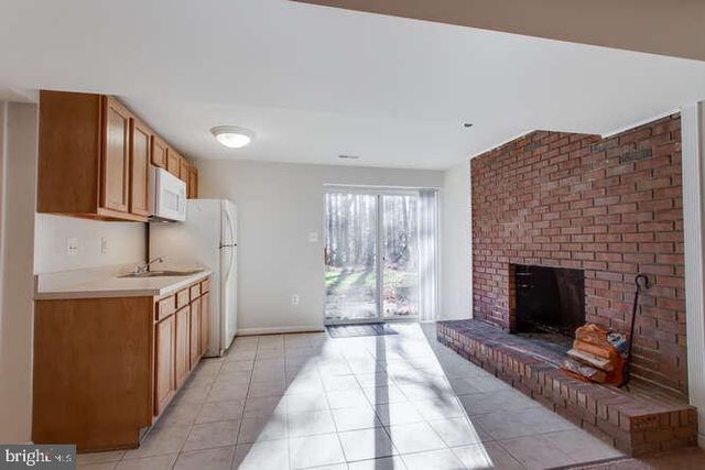 8610 TURKEY HILL RD, La Plata, MD 20646