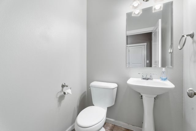 660 NW Greenwood Loop, Redmond, OR 97756