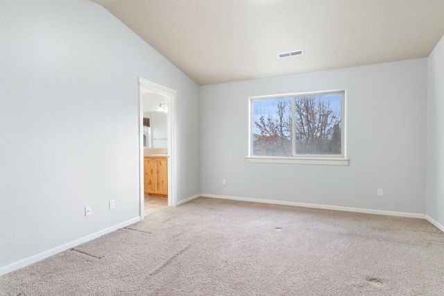 660 NW Greenwood Loop, Redmond, OR 97756