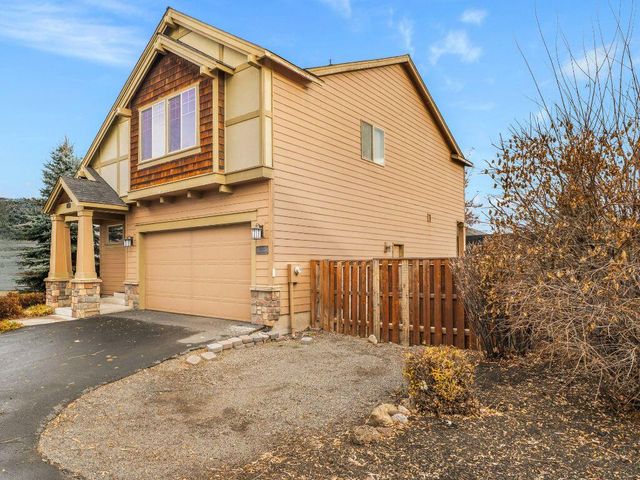 660 NW Greenwood Loop, Redmond, OR 97756