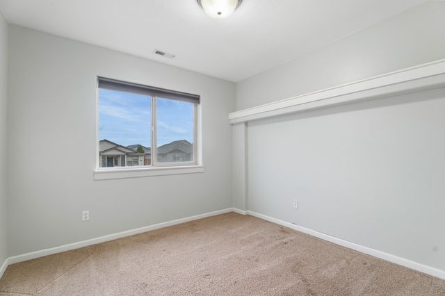 660 NW Greenwood Loop, Redmond, OR 97756