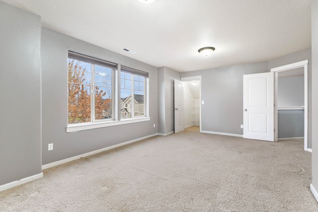 660 NW Greenwood Loop, Redmond, OR 97756