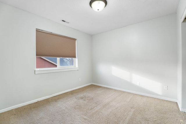 660 NW Greenwood Loop, Redmond, OR 97756