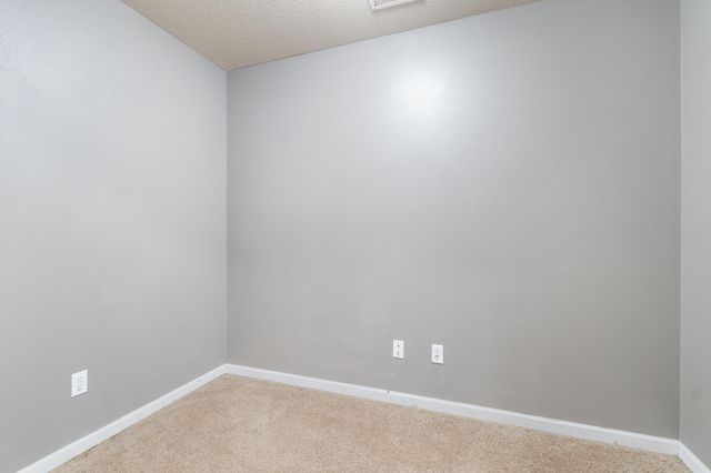 660 NW Greenwood Loop, Redmond, OR 97756