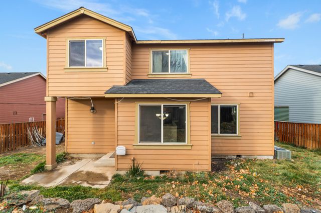660 NW Greenwood Loop, Redmond, OR 97756