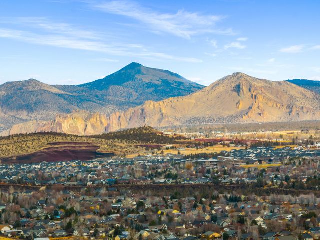 660 NW Greenwood Loop, Redmond, OR 97756