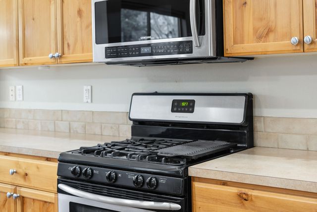 660 NW Greenwood Loop, Redmond, OR 97756