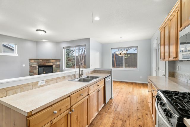 660 NW Greenwood Loop, Redmond, OR 97756