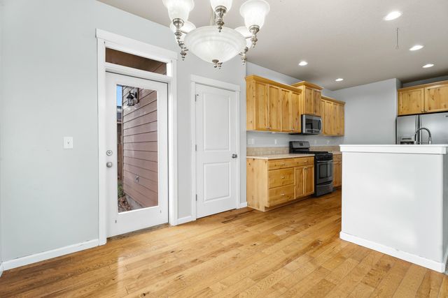 660 NW Greenwood Loop, Redmond, OR 97756