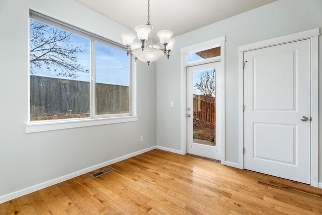 660 NW Greenwood Loop, Redmond, OR 97756