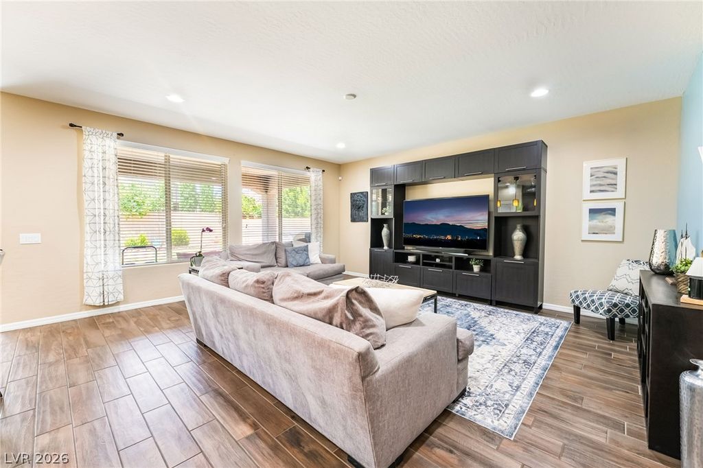 Image 7 of property listing at 9970 Celestial Cliffs Avenue, Las Vegas, NV 89166