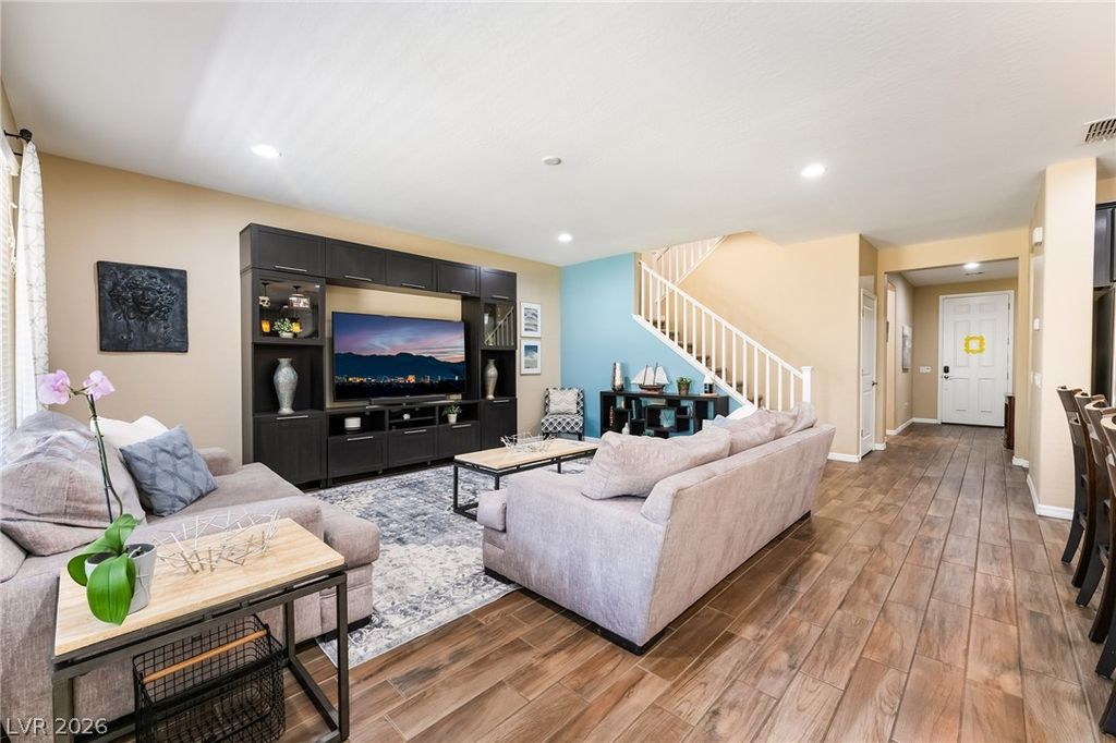 Image 8 of property listing at 9970 Celestial Cliffs Avenue, Las Vegas, NV 89166