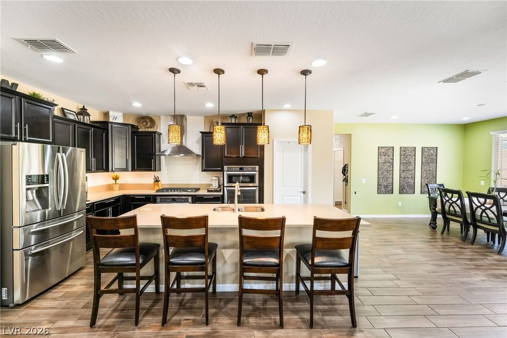 Image 9 of property listing at 9970 Celestial Cliffs Avenue, Las Vegas, NV 89166