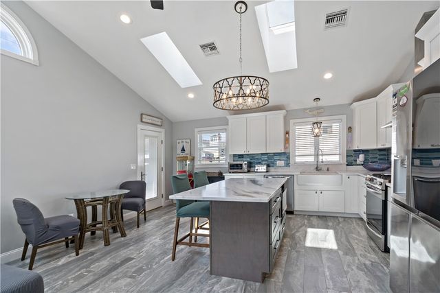 881 Point Judith Road, Narragansett, RI 02882