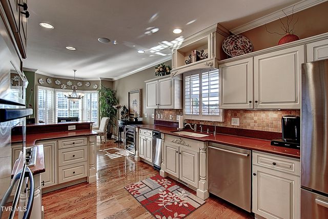 1117 Waterbrooke Lane, Johnson City, TN 37604