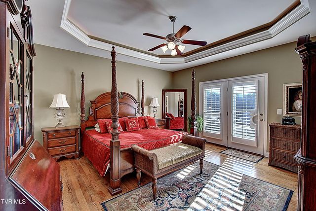 1117 Waterbrooke Lane, Johnson City, TN 37604