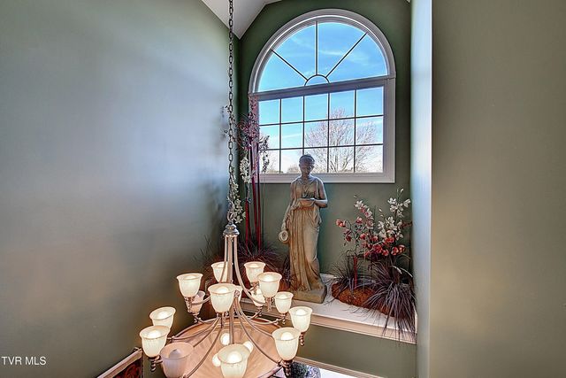 1117 Waterbrooke Lane, Johnson City, TN 37604