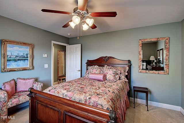 1117 Waterbrooke Lane, Johnson City, TN 37604