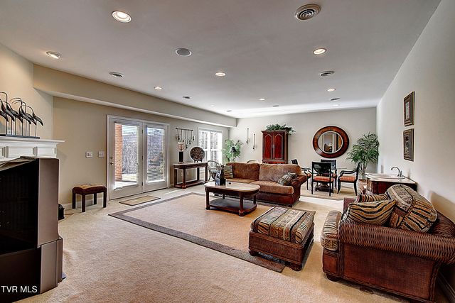 1117 Waterbrooke Lane, Johnson City, TN 37604