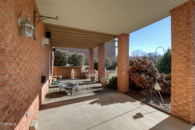 1117 Waterbrooke Lane, Johnson City, TN 37604