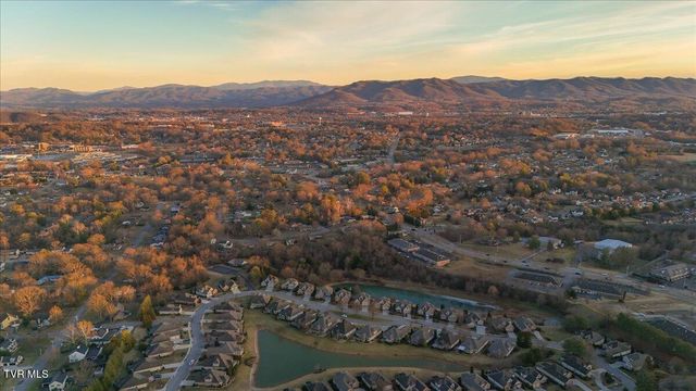 1117 Waterbrooke Lane, Johnson City, TN 37604