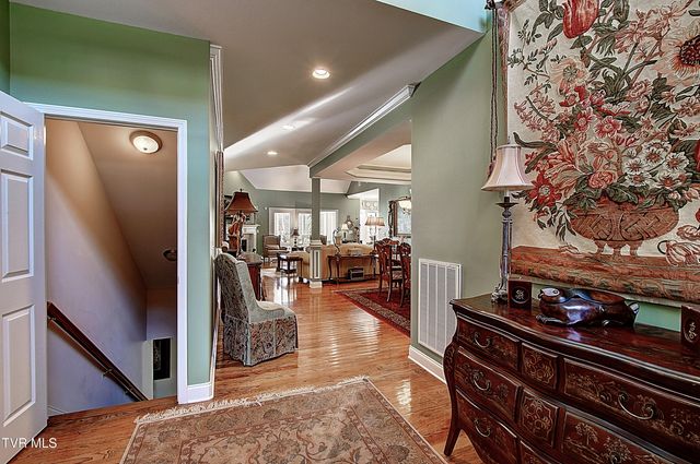 1117 Waterbrooke Lane, Johnson City, TN 37604