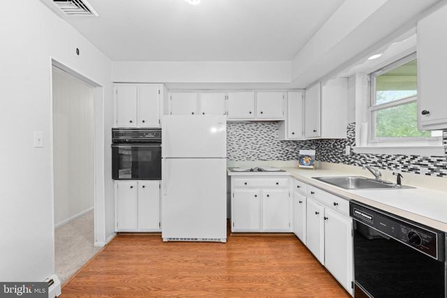 3211 SHARON LN, Norristown, PA 19403