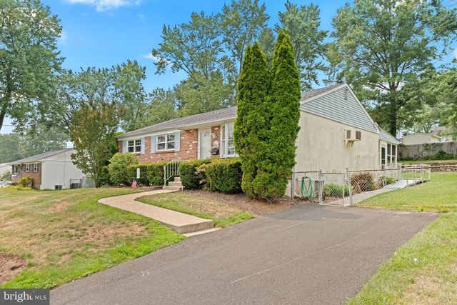 3211 SHARON LN, Norristown, PA 19403