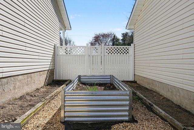 198 CEDAR LN, Colonial Beach, VA 22443