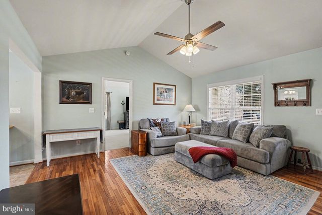 198 CEDAR LN, Colonial Beach, VA 22443