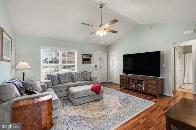 198 CEDAR LN, Colonial Beach, VA 22443