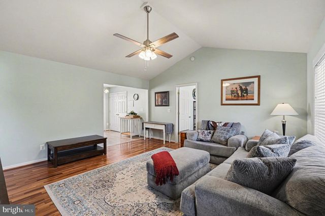 198 CEDAR LN, Colonial Beach, VA 22443